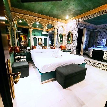 Hostal Avenida Andalucia - Solo Adultos Seville Ngoại thất bức ảnh