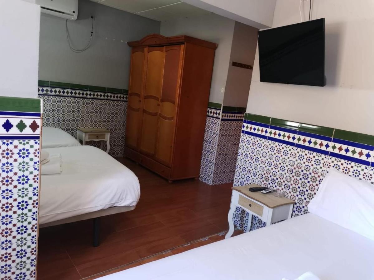 Hostal Avenida Andalucia Seville Ngoại thất bức ảnh