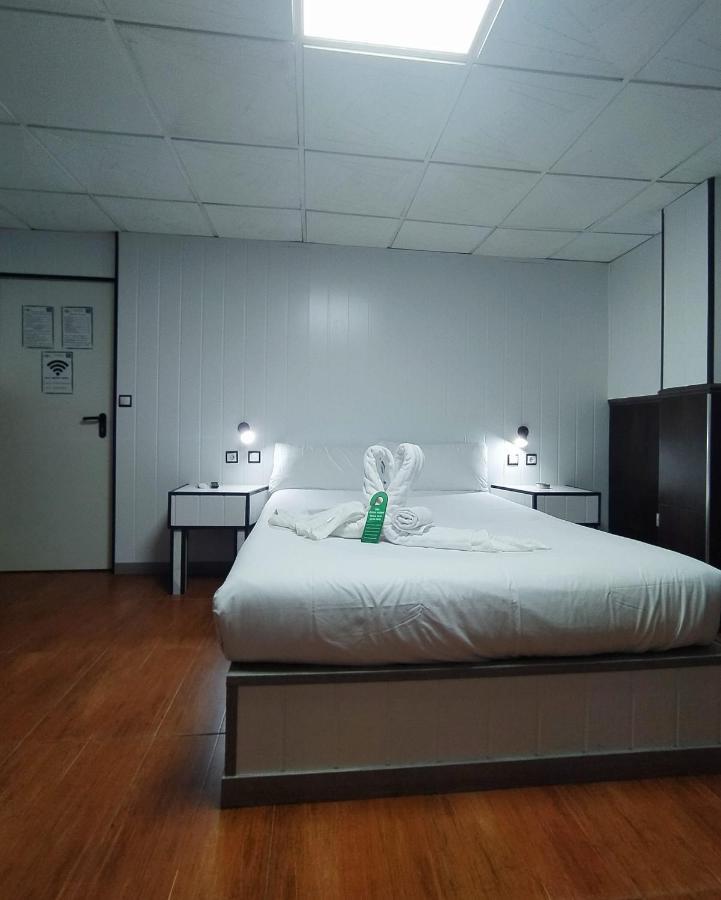 Hostal Avenida Andalucia - Solo Adultos Seville Ngoại thất bức ảnh