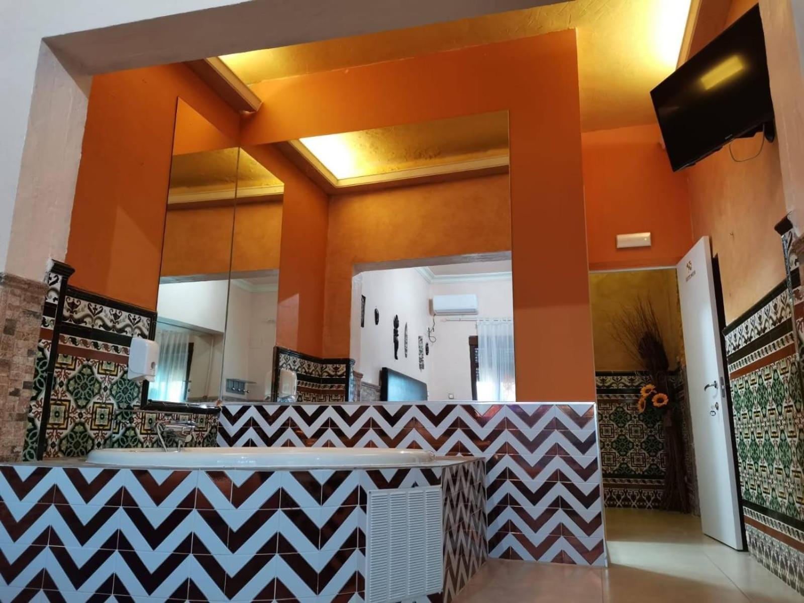 Hostal Avenida Andalucia - Solo Adultos Seville Ngoại thất bức ảnh