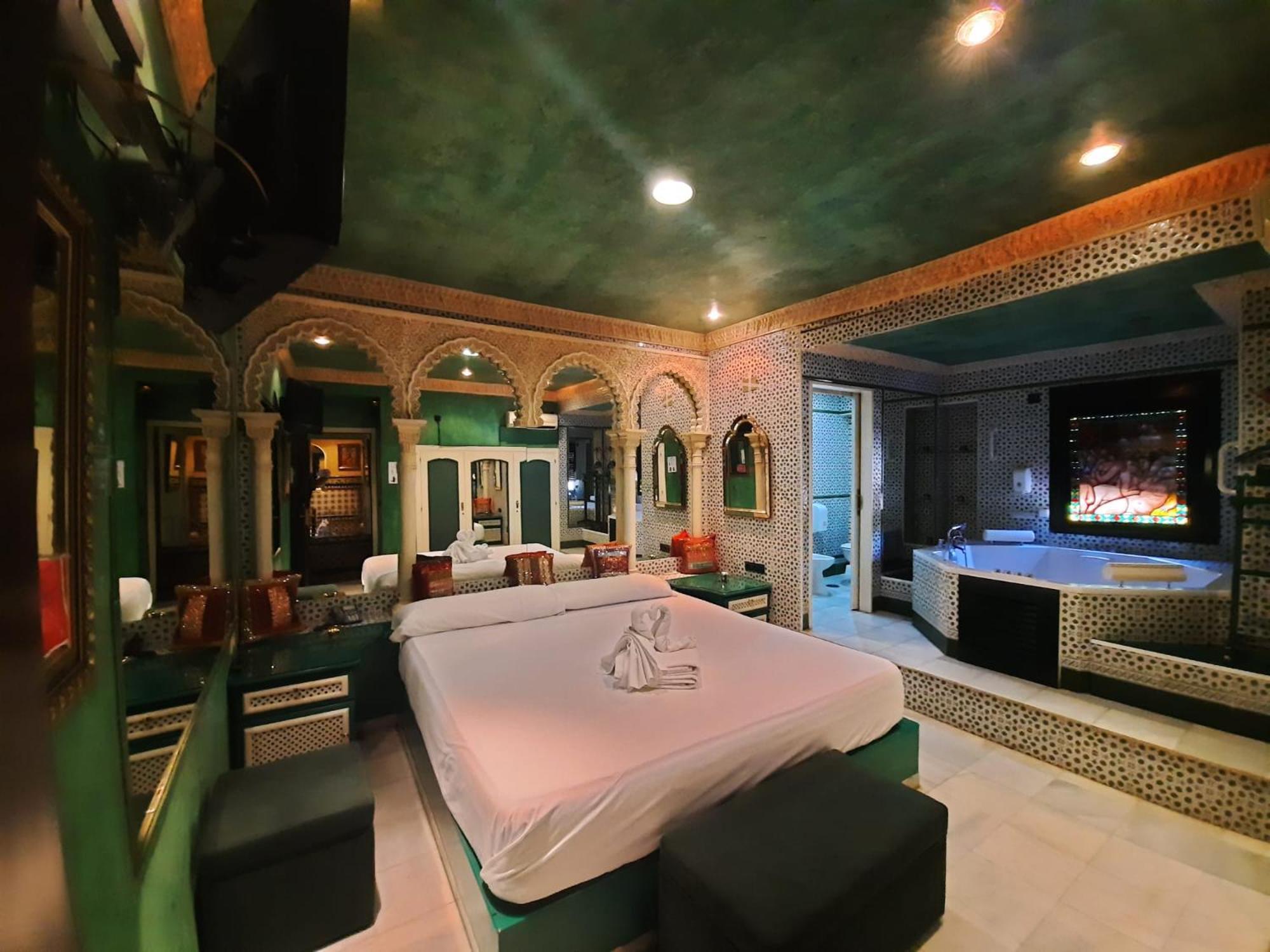 Hostal Avenida Andalucia - Solo Adultos Seville Ngoại thất bức ảnh