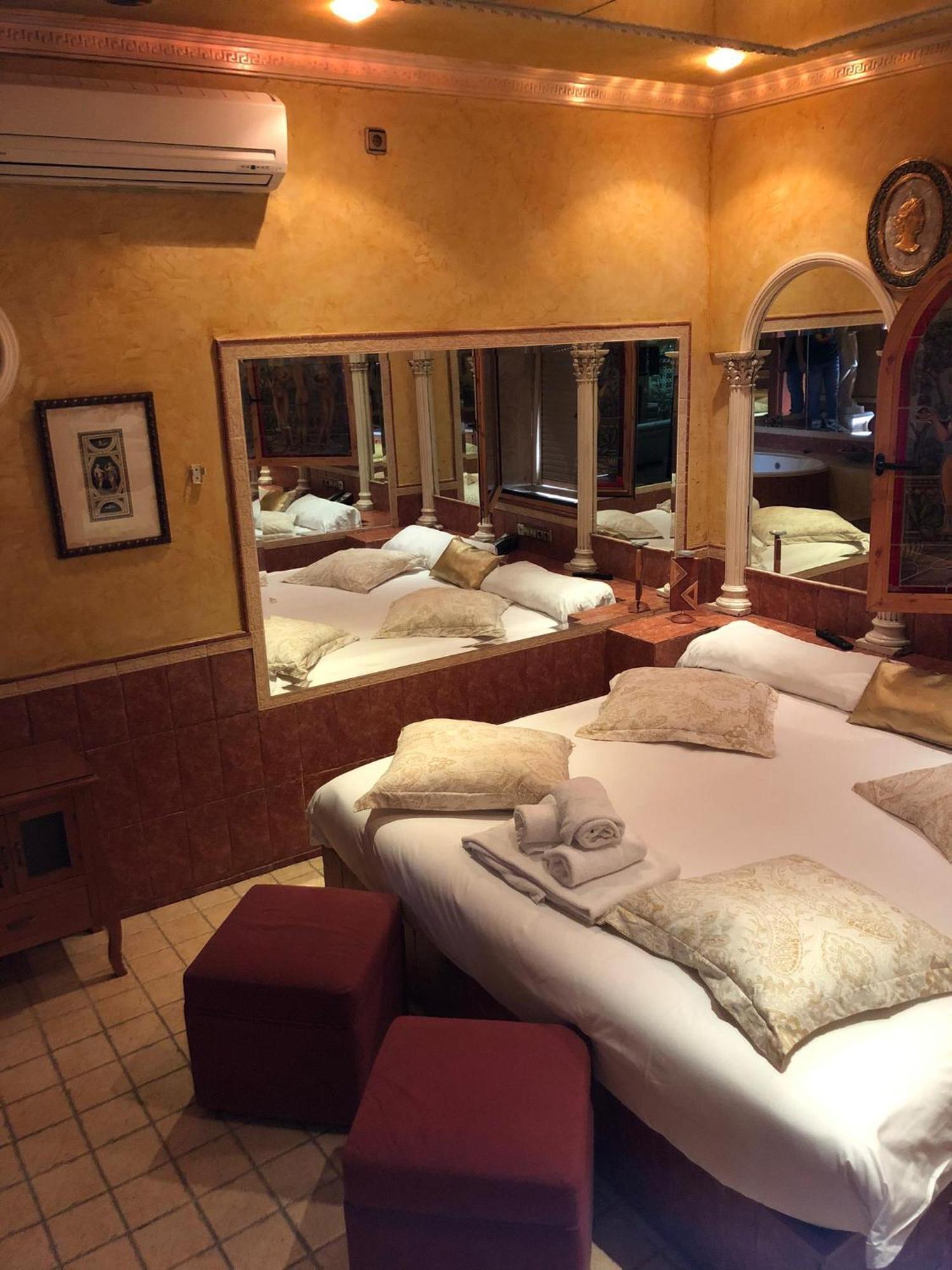 Hostal Avenida Andalucia - Solo Adultos Seville Ngoại thất bức ảnh