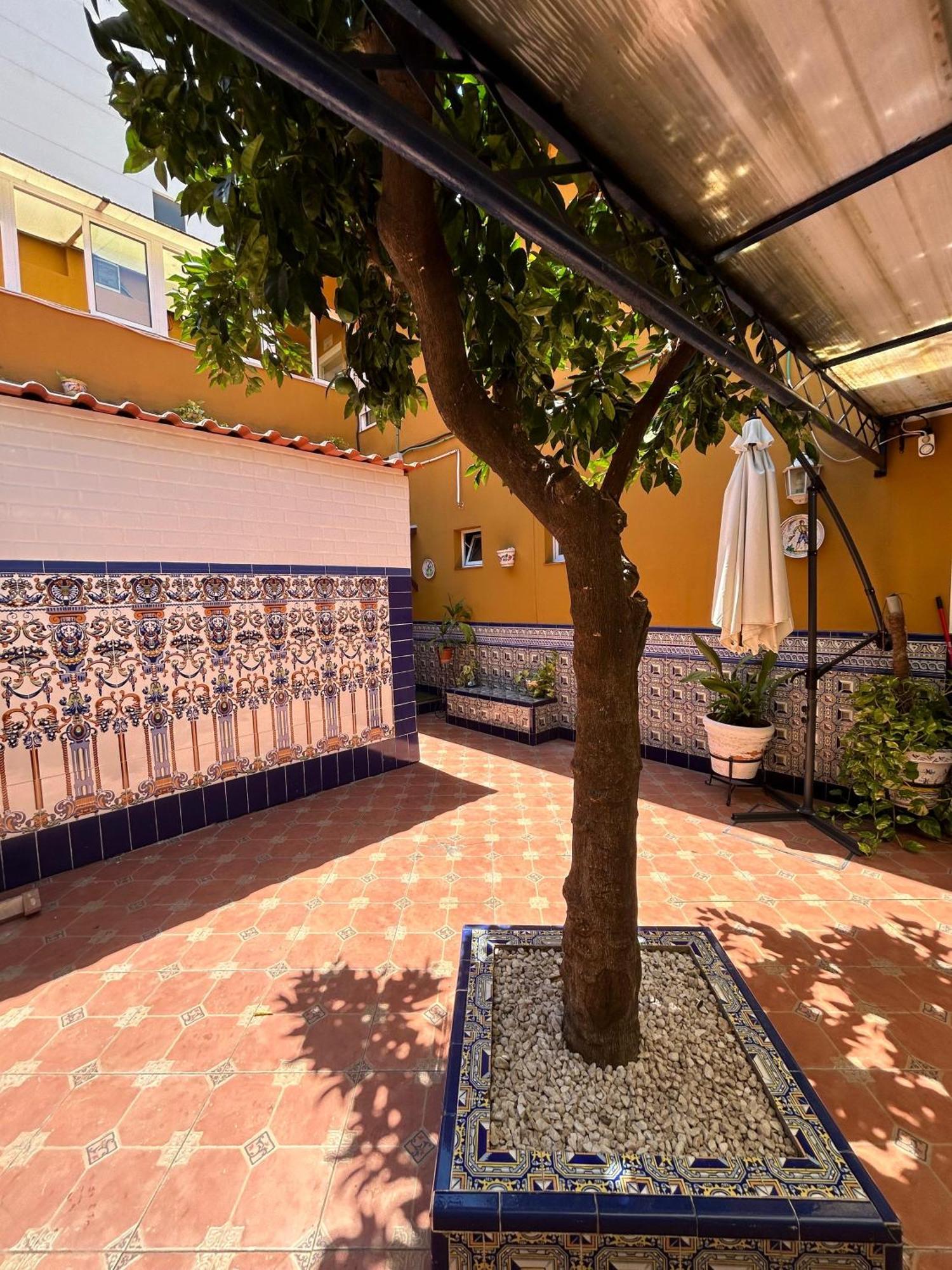 Hostal Avenida Andalucia - Solo Adultos Seville Ngoại thất bức ảnh