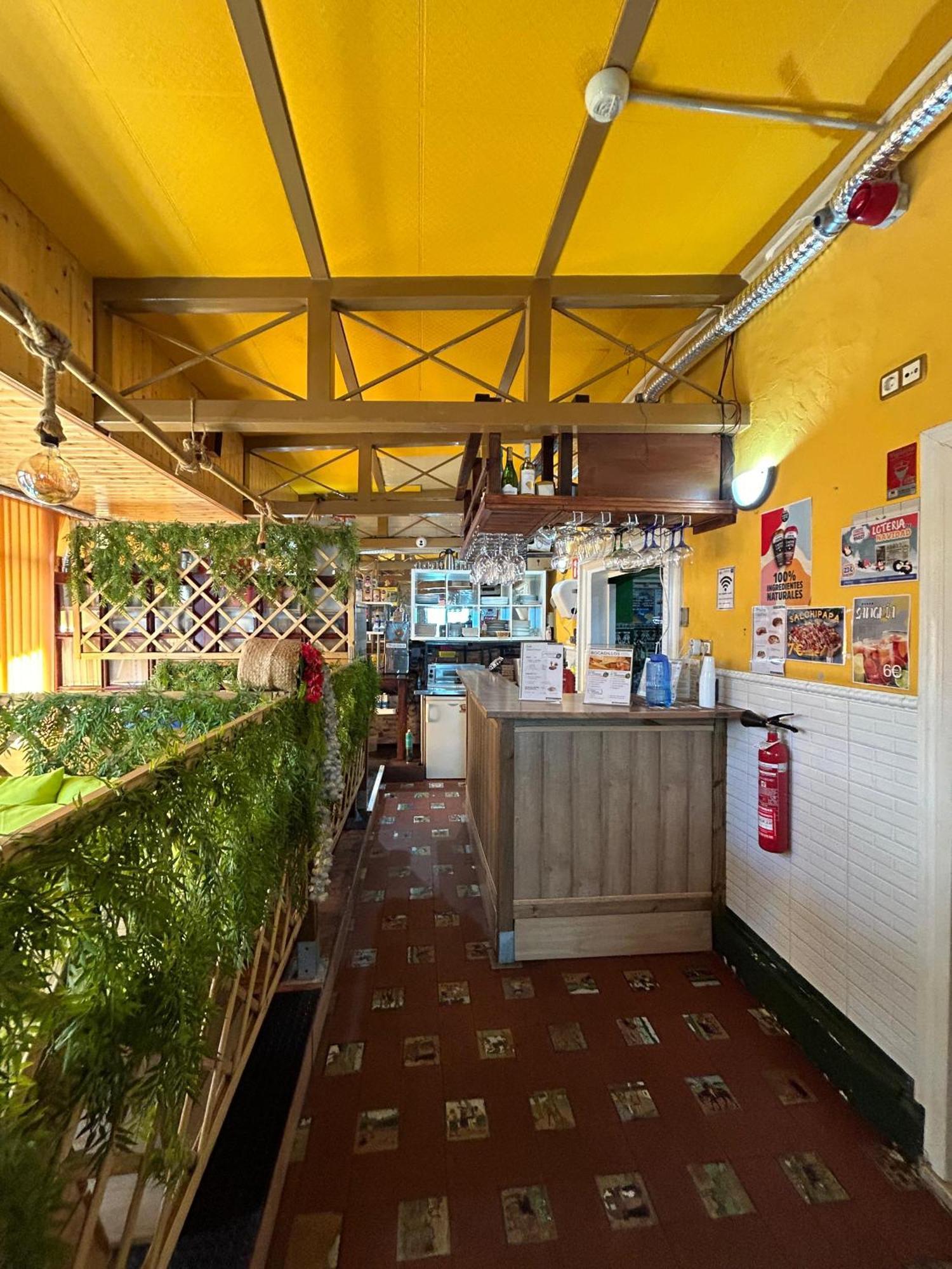 Hostal Avenida Andalucia - Solo Adultos Seville Ngoại thất bức ảnh
