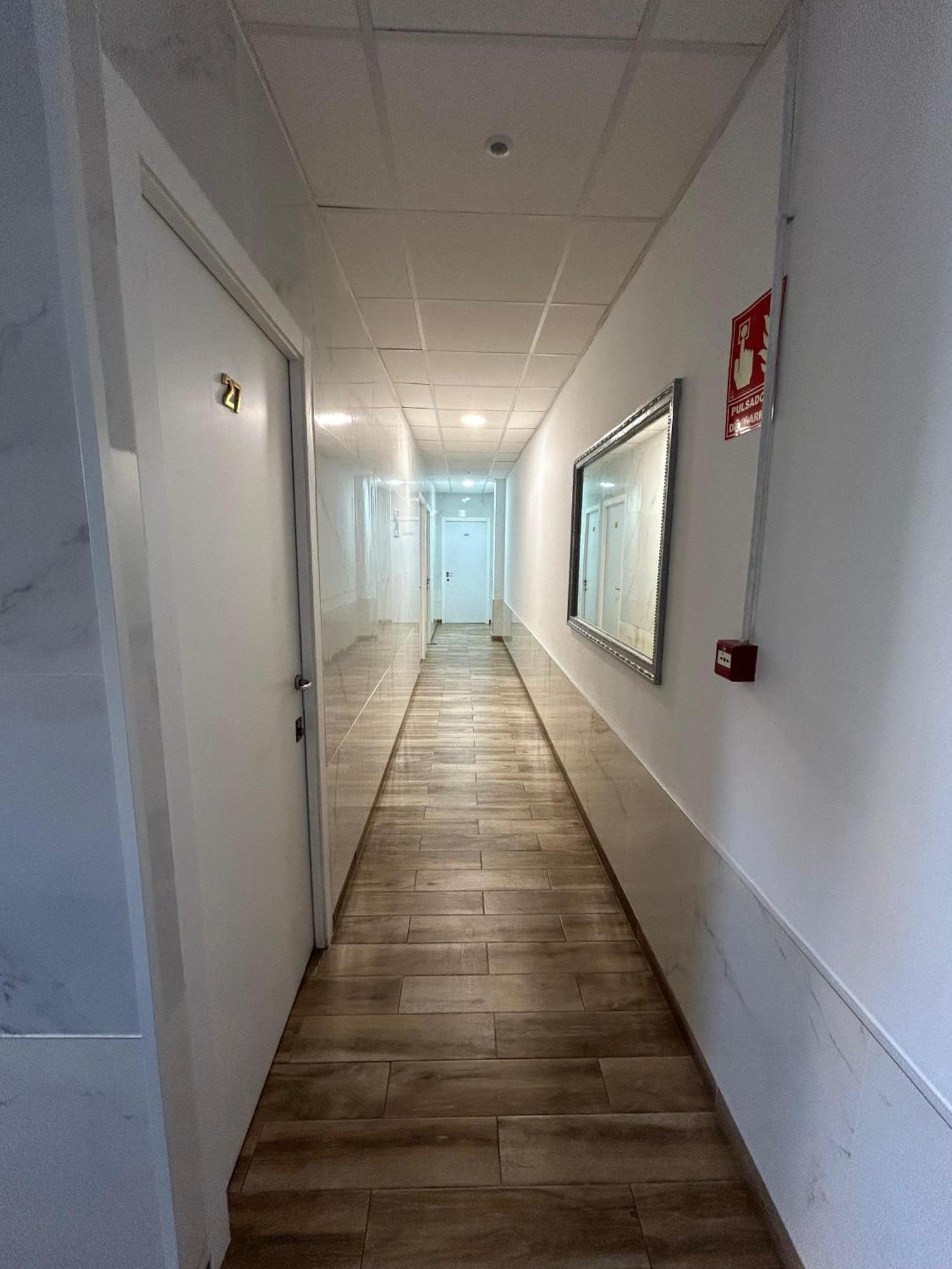 Hostal Avenida Andalucia - Solo Adultos Seville Ngoại thất bức ảnh