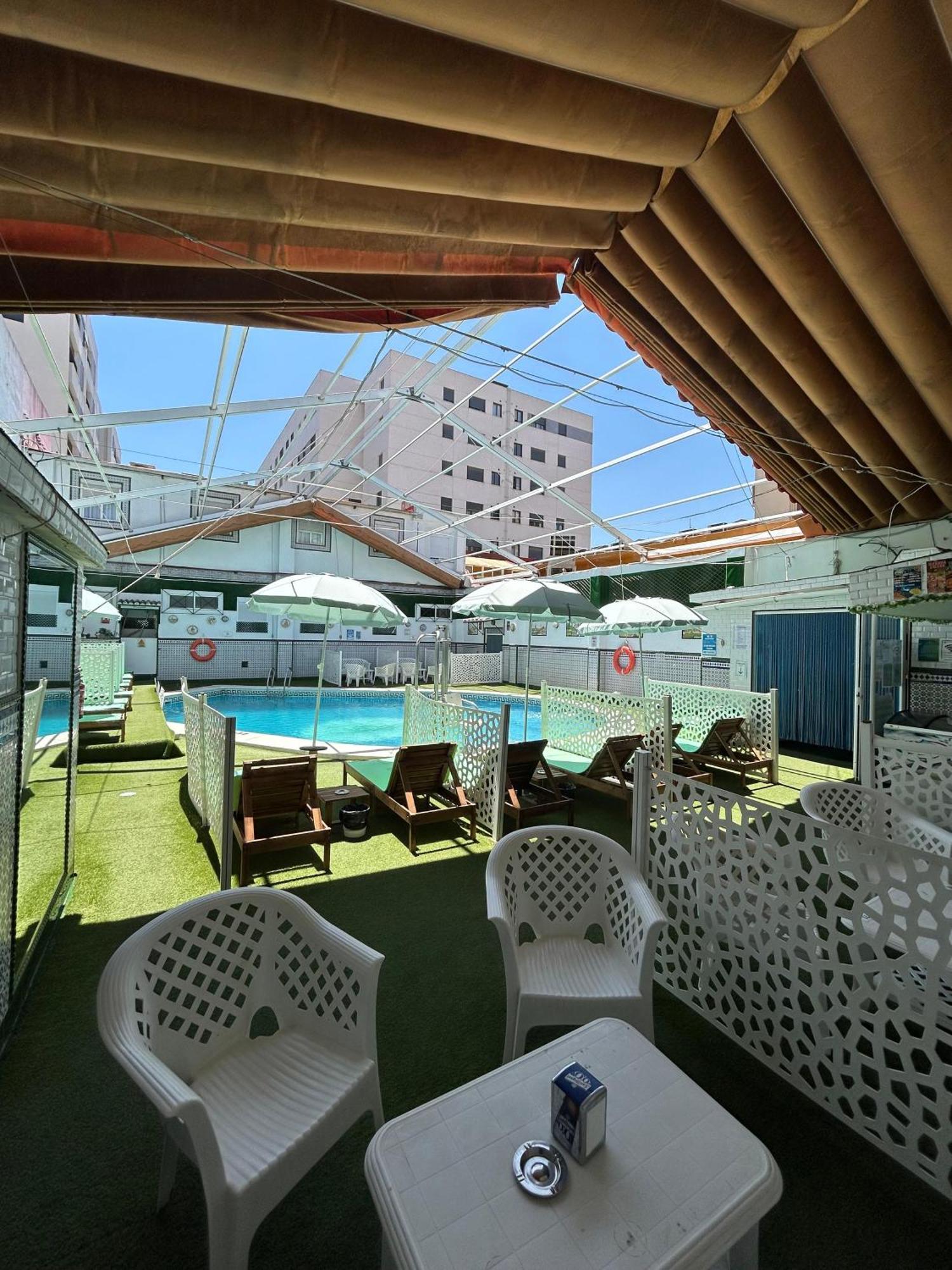Hostal Avenida Andalucia - Solo Adultos Seville Ngoại thất bức ảnh