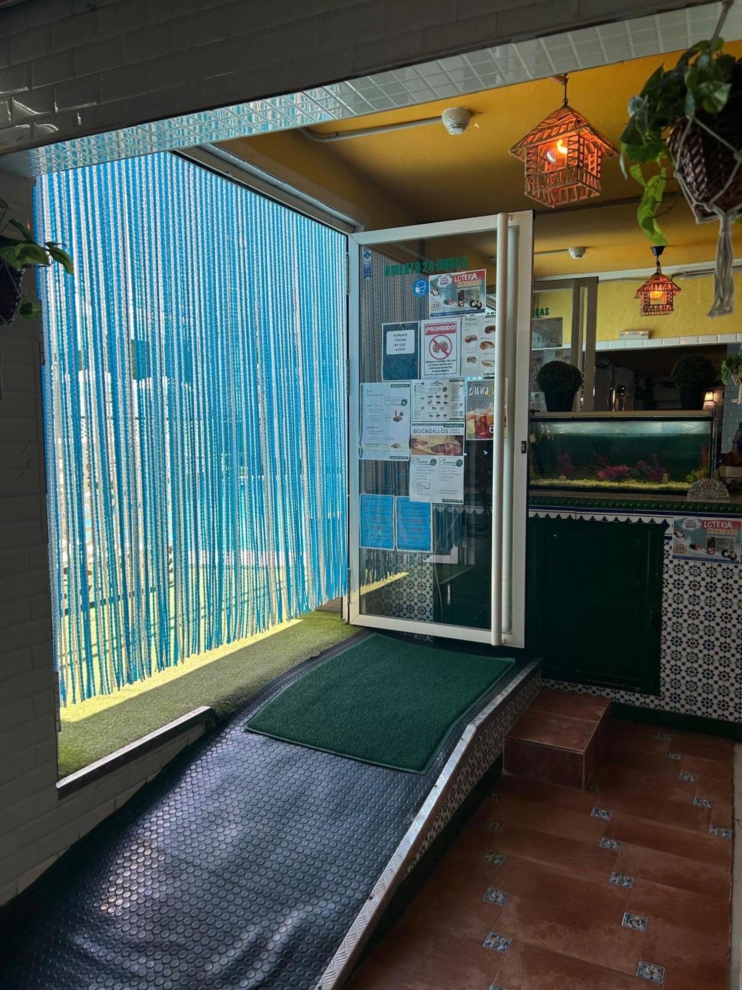 Hostal Avenida Andalucia - Solo Adultos Seville Ngoại thất bức ảnh