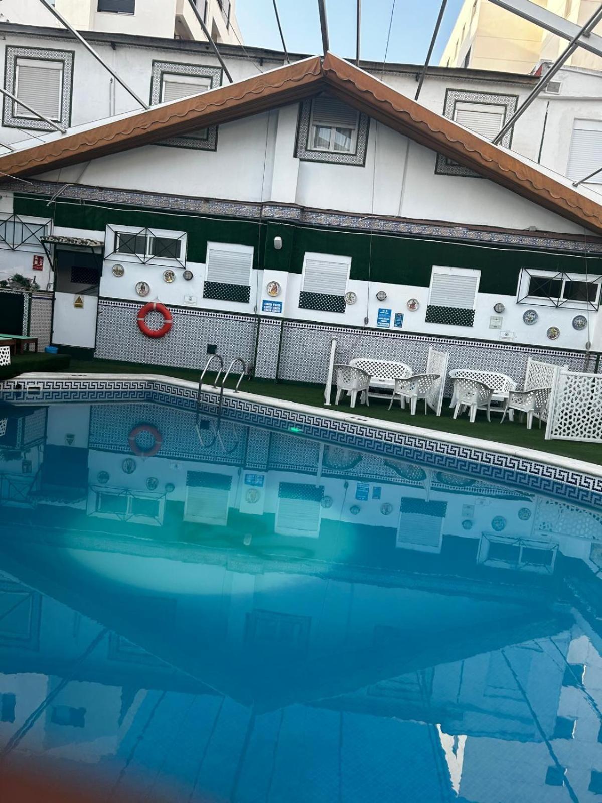 Hostal Avenida Andalucia - Solo Adultos Seville Ngoại thất bức ảnh