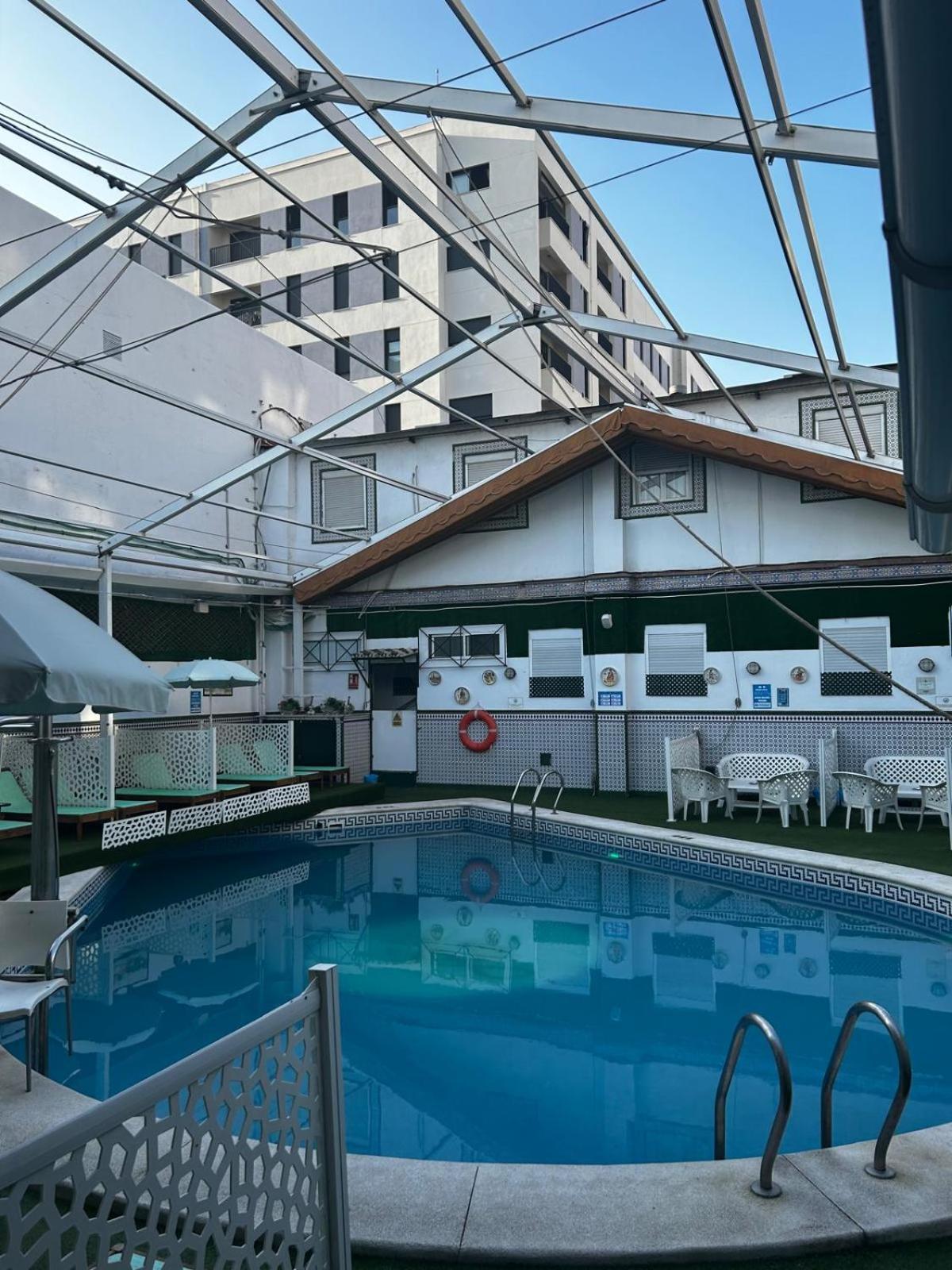 Hostal Avenida Andalucia - Solo Adultos Seville Ngoại thất bức ảnh