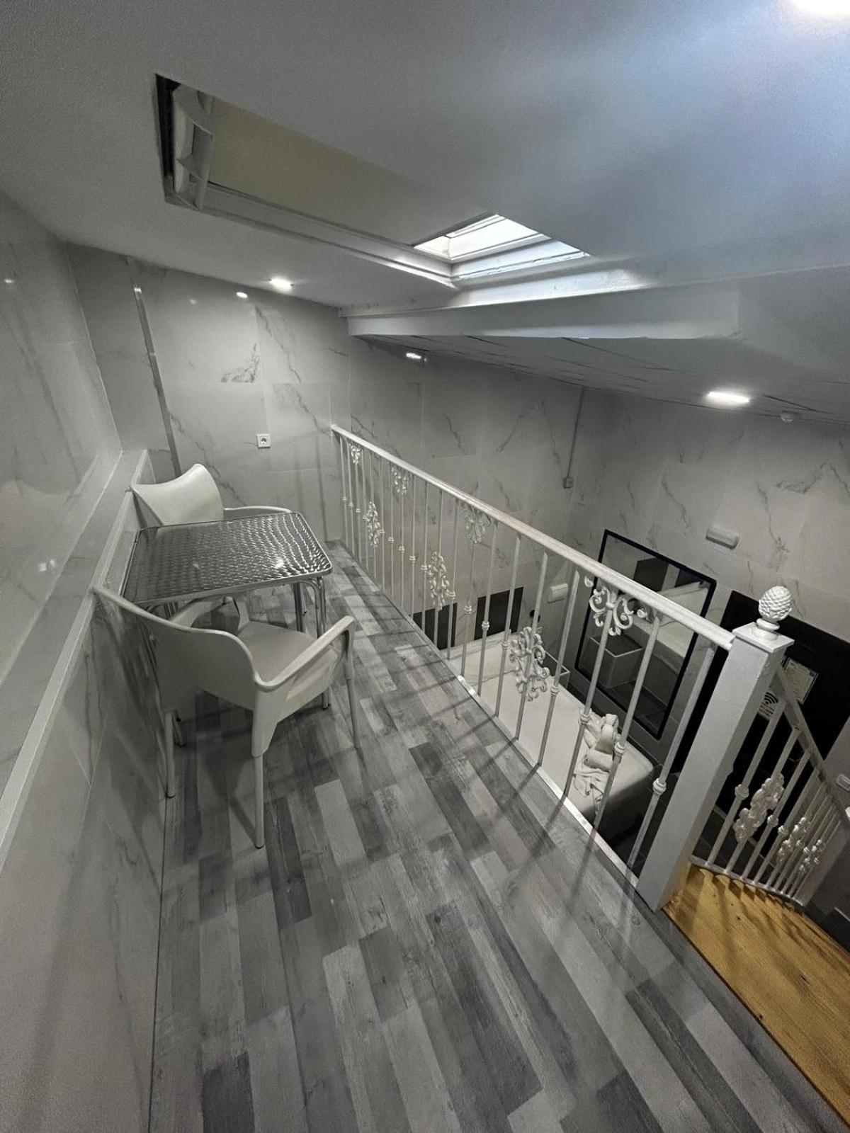 Hostal Avenida Andalucia - Solo Adultos Seville Ngoại thất bức ảnh