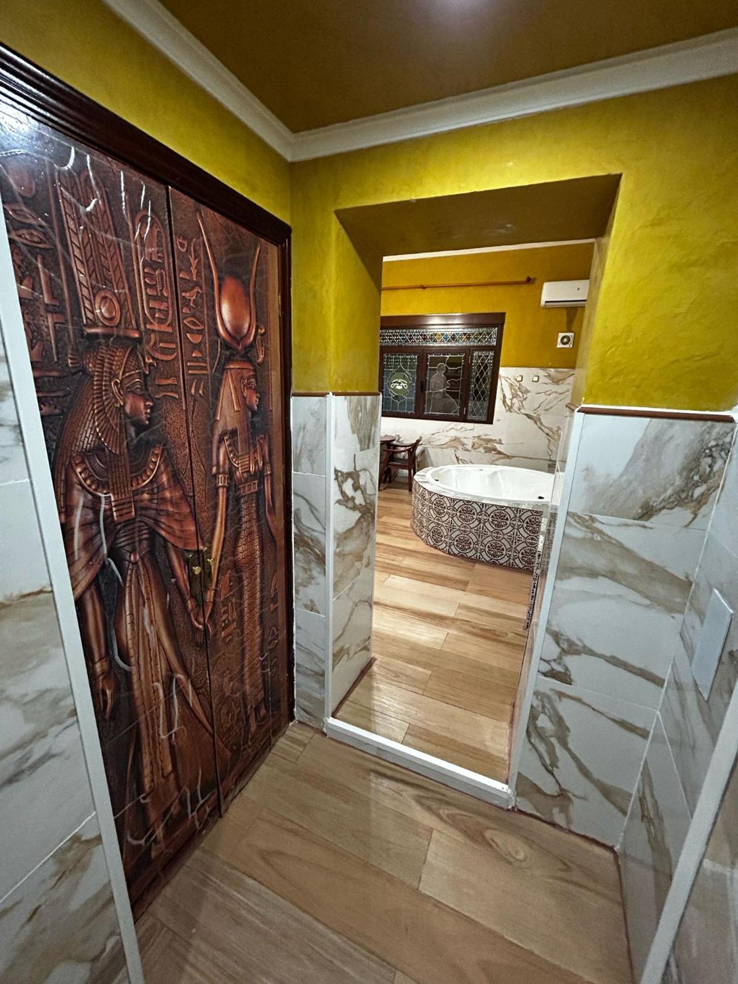 Hostal Avenida Andalucia - Solo Adultos Seville Ngoại thất bức ảnh