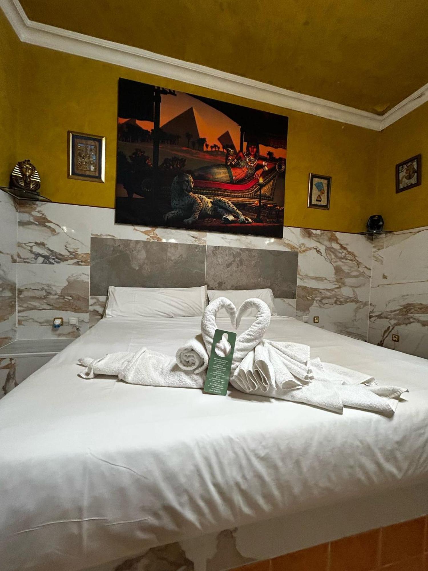 Hostal Avenida Andalucia - Solo Adultos Seville Ngoại thất bức ảnh